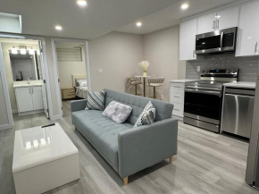 Brand new 2 Bedrooms modern guest suite with separate entrance